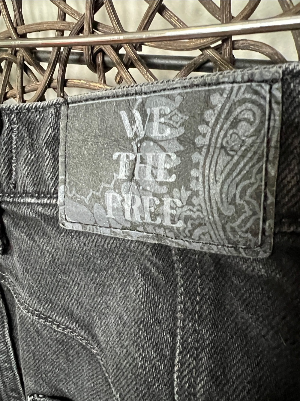 We The Free People Lucky You Mid Rise Barrel Jeans wash black button sound 29 - Picture 4 of 13